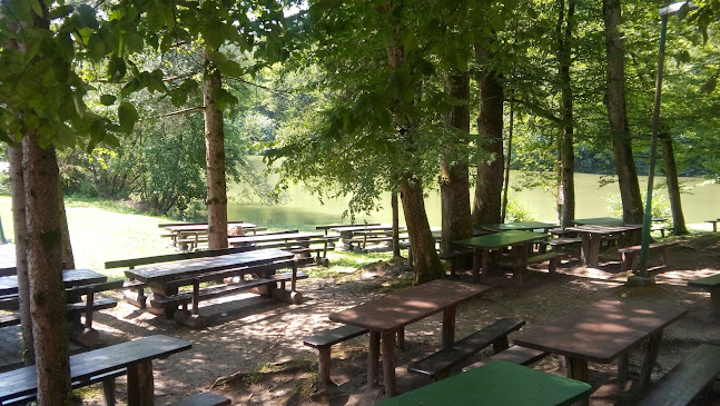 Raztez 1a, 8280 Brestanica