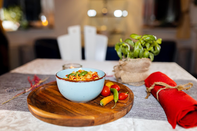 Kavarna in slaščičarna SWEET & RICH - Gastronomija in gostinstvo