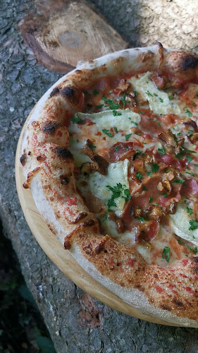 Picerija Šmonca - Gastronomija in gostinstvo