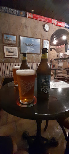 England Pub (Bar) - Gastronomija in gostinstvo