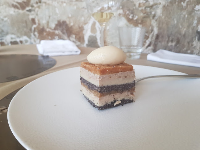 Grajska planota 1, 1000 Ljubljana