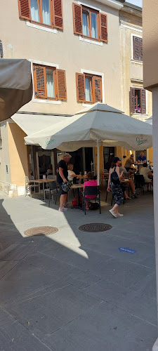 Opinii despre Bar Vongola în Izola - Gastronomija in gostinstvo