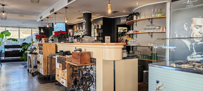 Kavenija - Gastronomija in gostinstvo