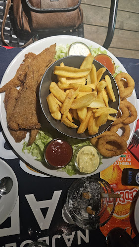 Crusty Kuhna - Gastronomija in gostinstvo