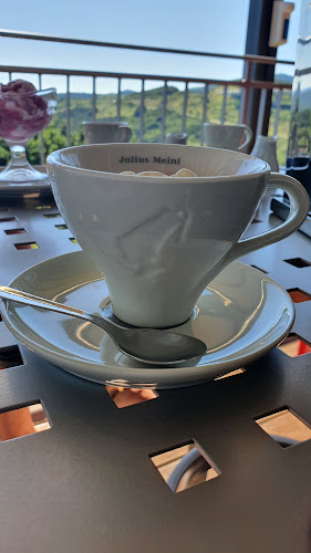 Okrepčevalnica Viki burger - Gastronomija in gostinstvo