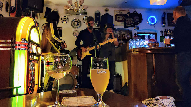 Opinii despre Nostalgija Vintage cafe & Live music bar în Ljubljana - Gastronomija in gostinstvo