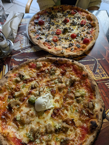 Opinii despre Okrepčevalnica Pizzeria Garaža în Ljubljana - Gastronomija in gostinstvo