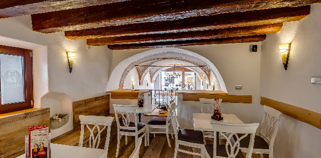 Hiša Linhart, Restaurant & Hotel