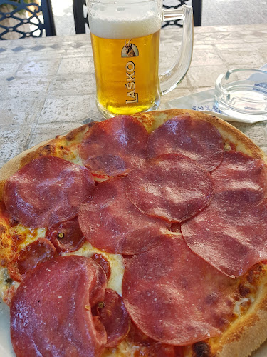 Pri Naju-gostilnica in pizerija - Gastronomija in gostinstvo