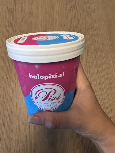Opinii despre Sladoledomat în Ljubljana - Gastronomija in gostinstvo