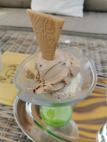 Kavarna Bar Sladolednica / Icecream caffe Pod Kostanjem