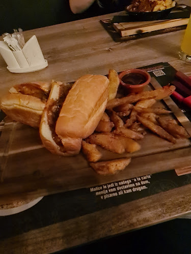 Comentarii opinii despre Meating Pub & Restavracija