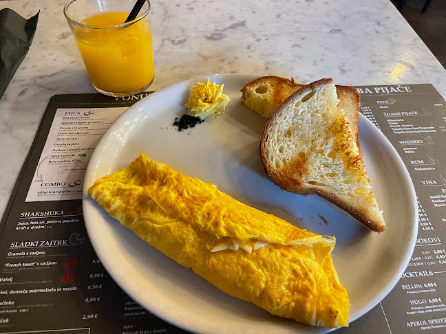 Petkovškovo nabrežje 65, 1000 Ljubljana