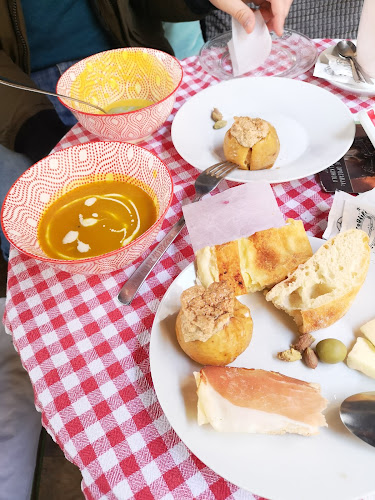 Krčma TamKoUčiri - Gastronomija in gostinstvo