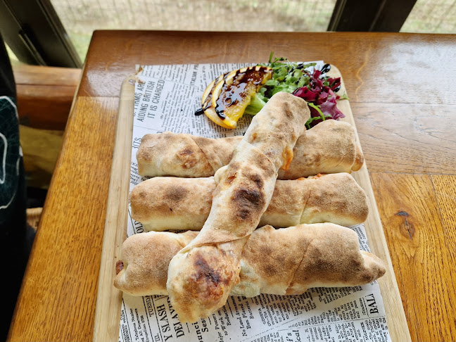 Okrepčevalnica in pizzerija Malibu Kapca