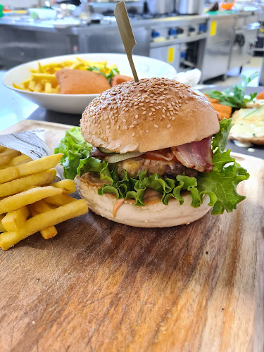 Restavracija in pizzerija Center, Miha Gluščič d.o.o.