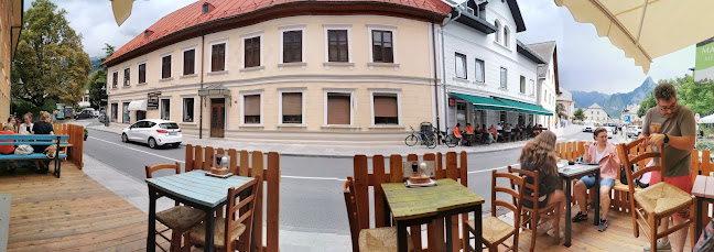 Svinjak Bar & Grill - Gastronomija in gostinstvo