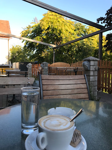 Opinii despre Bar "Pri Podkvi" în Ljubljana - Gastronomija in gostinstvo