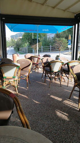 Opinii despre Kruhek Sevnica, proizvodnja kruha, svežega peciva in slaščic, d.o.o. în Sevnica - Gastronomija in gostinstvo