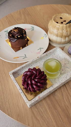 Opinii despre YAUYA Patisserie în Ljubljana - Gastronomija in gostinstvo