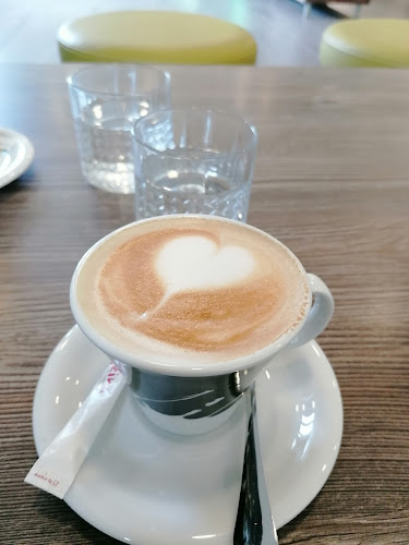 Comentarii opinii despre Kavarna in Slaščičarna Brglez Šempeter