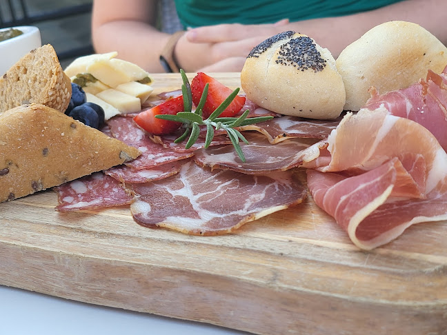 Kavarna Park - Gastronomija in gostinstvo