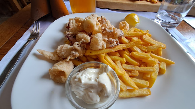 Vodnikov trg 2, 1000 Ljubljana