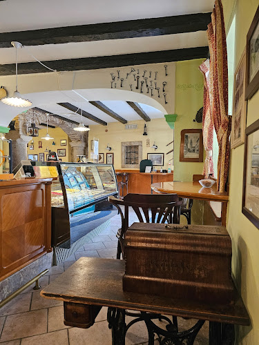 Bar pri Marjanci - Gastronomija in gostinstvo