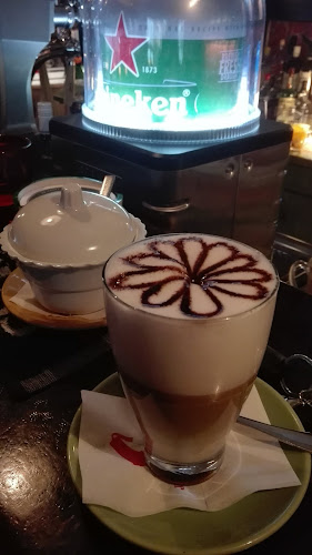 Tea-ter Bar Jesenice - Gastronomija in gostinstvo