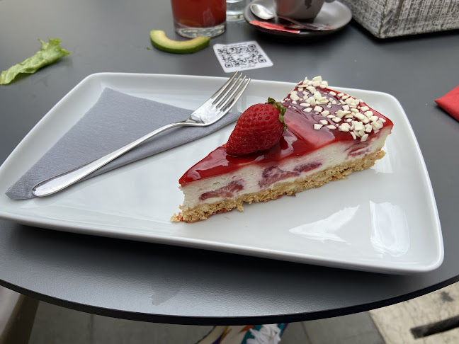 Tartinijev trg 3, 6330 Piran