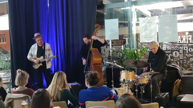 Opinii despre Kavarna Trafika în Ljubljana - Gastronomija in gostinstvo