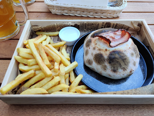 Adamič-Lundrovo nabrežje 7, 1000 Ljubljana