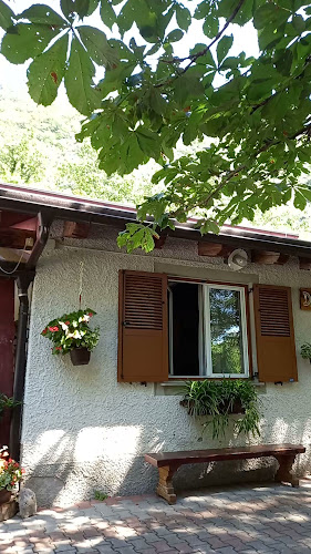 Restaurant pri izviru Hublja - Gastronomija in gostinstvo