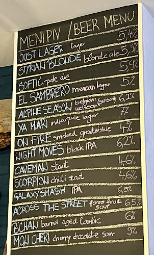 Thirsty River Brewing bar & rooms