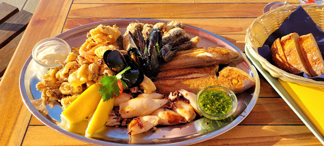 Stella Maris - ribja kantina in bar - Gastronomija in gostinstvo