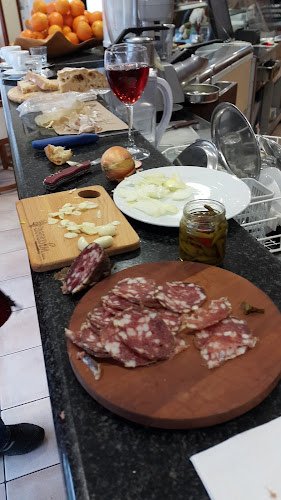 Kruhek Sevnica, proizvodnja kruha, svežega peciva in slaščic, d.o.o. - Gastronomija in gostinstvo
