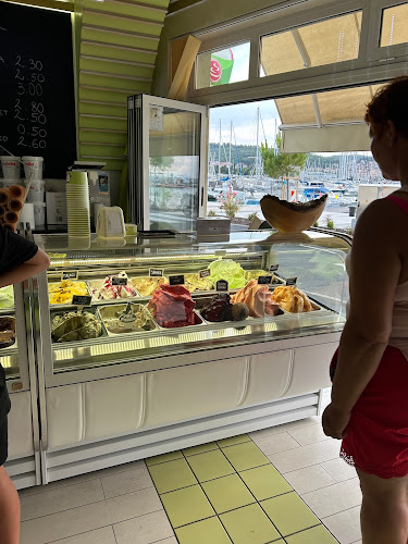 Opinii despre I love Yoogurtlandia în Izola - Gastronomija in gostinstvo