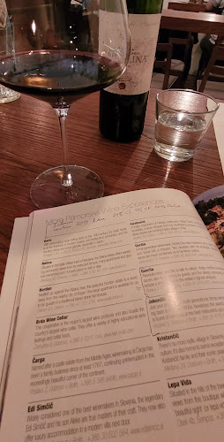 Breg 10, 1000 Ljubljana