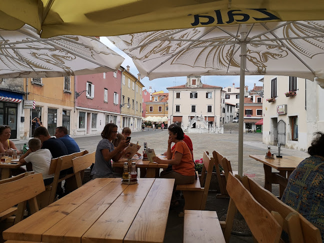 Picerija pri vodnjaku