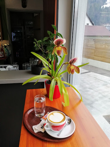 Klub Cafe - Gastronomija in gostinstvo