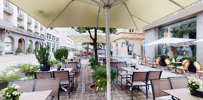 Kavarna Zvezda, Hotel Slon