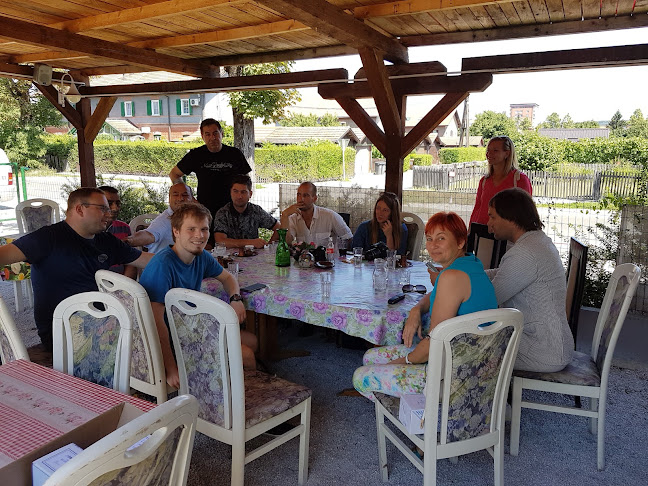 Romani Kafenava - Gastronomija in gostinstvo