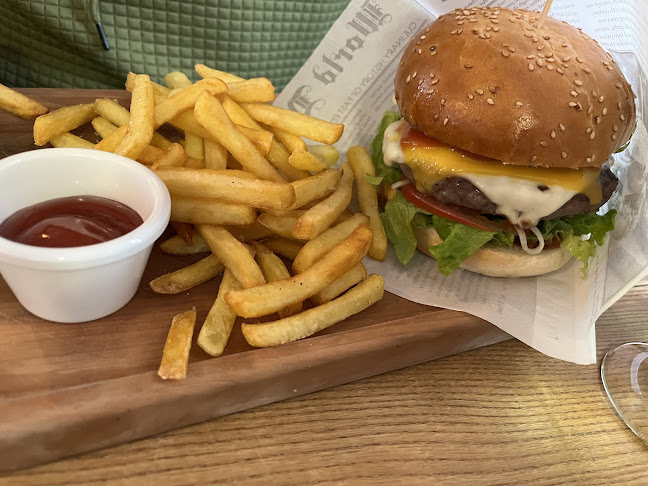 Opinii despre Svinjak Bar & Grill în Bovec - Gastronomija in gostinstvo