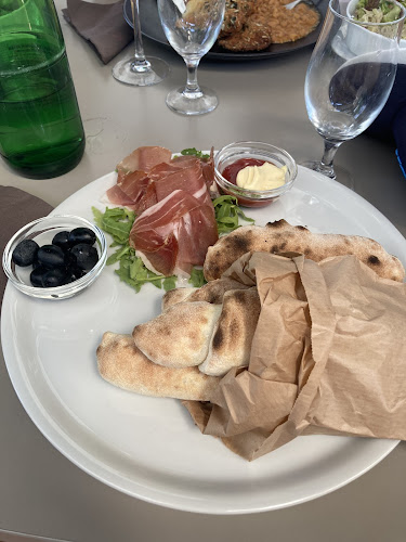 Restavracija Jezero - Gastronomija in gostinstvo