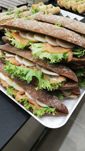 Market by the Lake - Gastronomija in gostinstvo