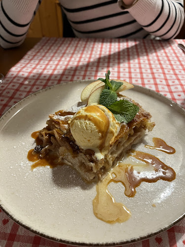 Restavracija in prenočiščaTulipan