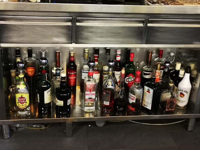 Cirus Bar & Lounge - Gastronomija in gostinstvo