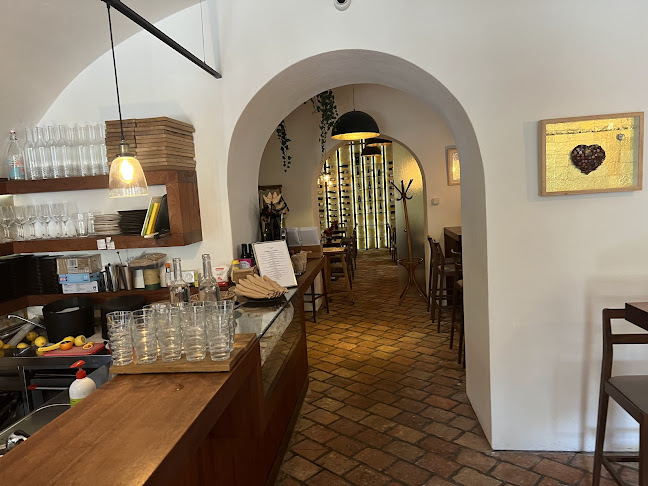 Breg 10, 1000 Ljubljana