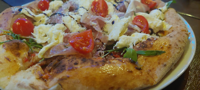 Bar f16 - Gastronomija in gostinstvo