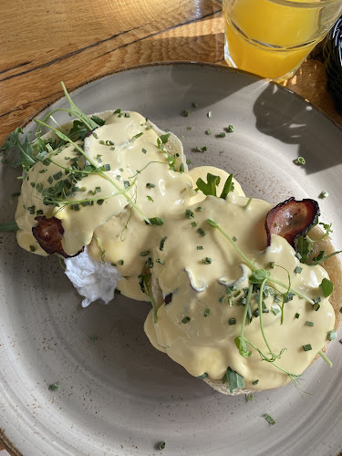 Dvor Tacen Kavarna - Ljubljana - Šmartno